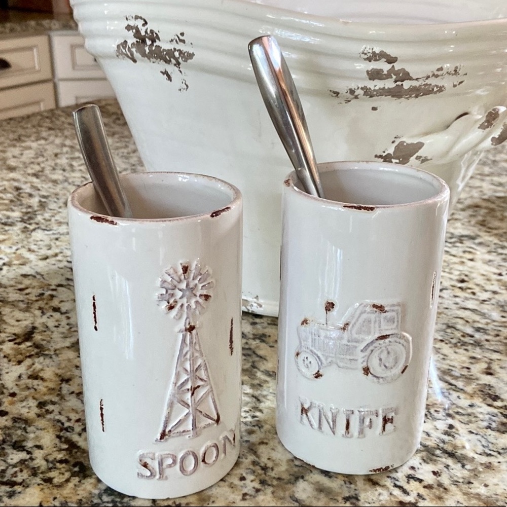 Rustic Embossed Ceramic Silverware Holder - Picture 2 of 8